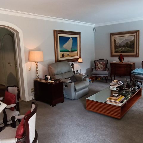 Casa à venda com 1200m², 3 quartos e 8 vagas Casa à venda com 1200m², 3 quartos e 8 vagasSala 2