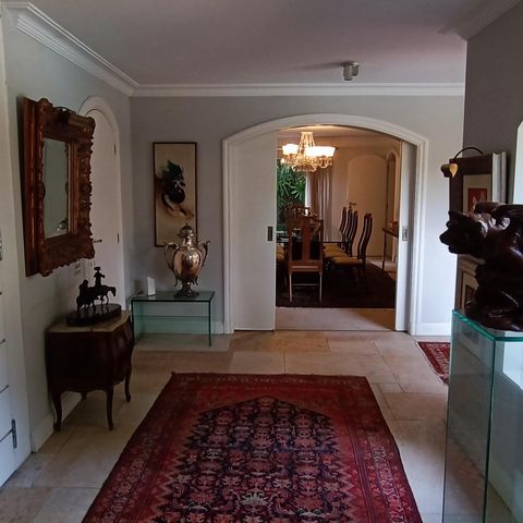 Casa à venda com 1200m², 3 quartos e 8 vagas Casa à venda com 1200m², 3 quartos e 8 vagasÁrea comum