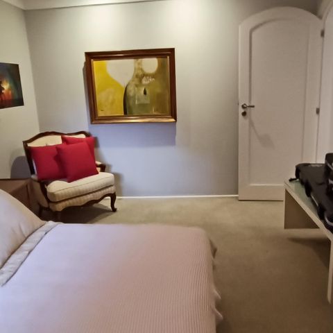 Casa à venda com 1200m², 3 quartos e 8 vagas Casa à venda com 1200m², 3 quartos e 8 vagasSuíte 1