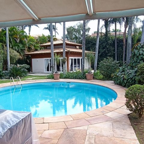 Casa à venda com 1200m², 3 quartos e 8 vagas Casa à venda com 1200m², 3 quartos e 8 vagasÁrea comum