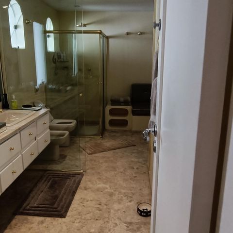 Casa à venda com 1200m², 3 quartos e 8 vagas Casa à venda com 1200m², 3 quartos e 8 vagasBanheiro da Suíte 3