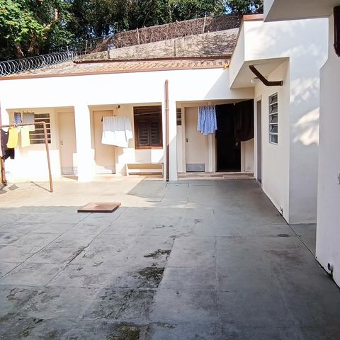 Casa à venda com 1200m², 3 quartos e 8 vagas Casa à venda com 1200m², 3 quartos e 8 vagasÁrea comum