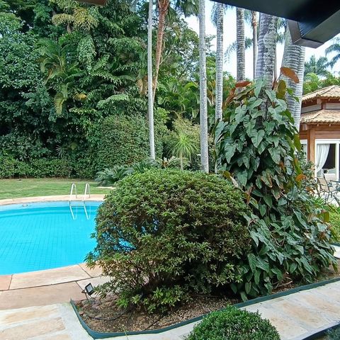 Casa à venda com 1200m², 3 quartos e 8 vagas Casa à venda com 1200m², 3 quartos e 8 vagasÁrea comum