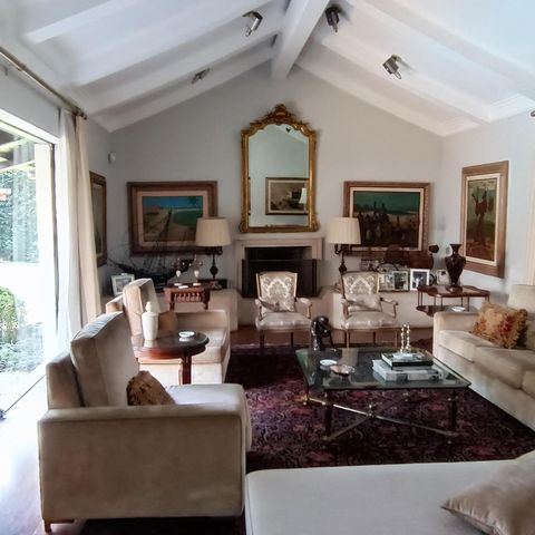 Casa à venda com 1200m², 3 quartos e 8 vagas Casa à venda com 1200m², 3 quartos e 8 vagasSala 1