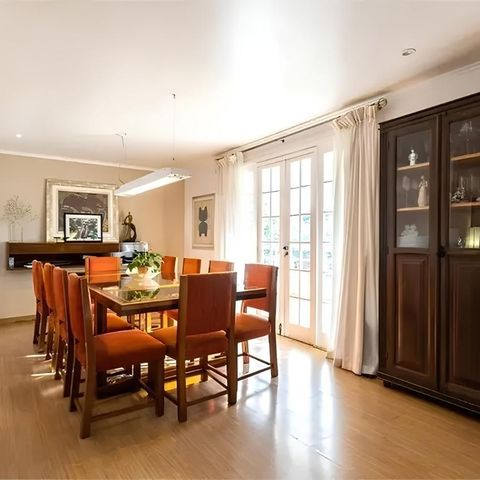 Casa à venda com 384m², 4 quartos e 3 vagas Casa à venda com 384m², 4 quartos e 3 vagasFoto 03