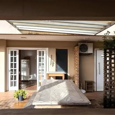 Casa à venda com 384m², 4 quartos e 3 vagas Casa à venda com 384m², 4 quartos e 3 vagasFoto 01