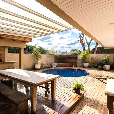Casa à venda com 384m², 4 quartos e 3 vagas Casa à venda com 384m², 4 quartos e 3 vagasFoto 29