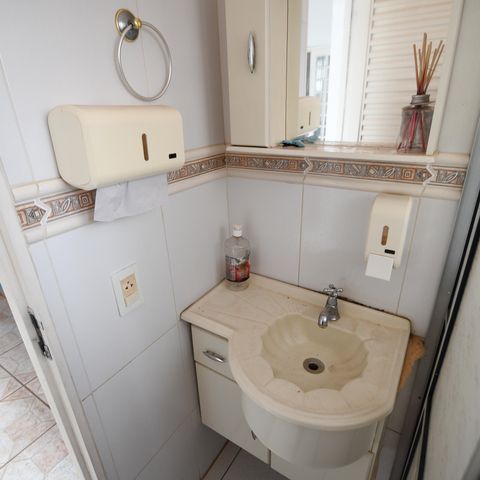 Casa à venda com 400m², 3 quartos e 10 vagasBanheiro 2