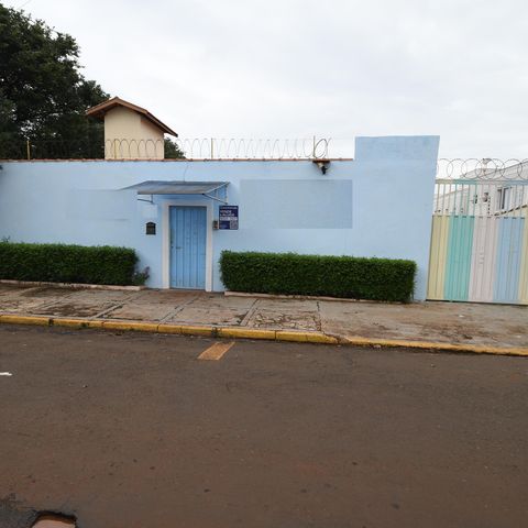Casa à venda com 400m², 3 quartos e 10 vagasFachada