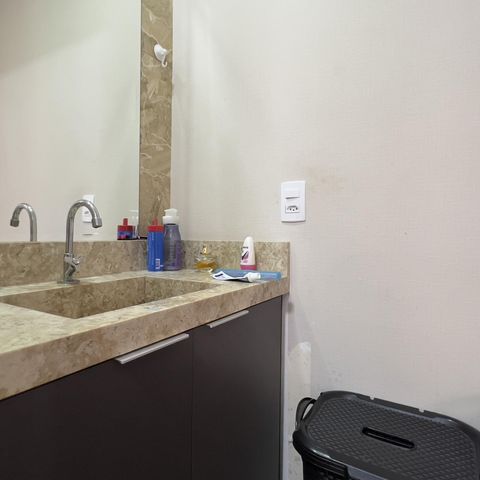 Apartamento à venda com 55m², 2 quartos e 1 vaga Apartamento à venda com 55m², 2 quartos e 1 vagaBanheiro