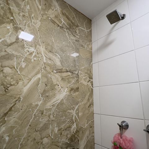 Apartamento à venda com 55m², 2 quartos e 1 vaga Apartamento à venda com 55m², 2 quartos e 1 vagaBanheiro