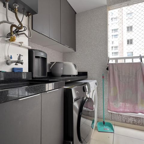 Apartamento à venda com 55m², 2 quartos e 1 vaga Apartamento à venda com 55m², 2 quartos e 1 vagaCozinha e Área de Serviço