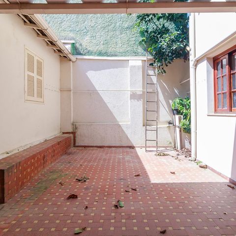 Casa à venda com 150m², 4 quartos e 1 vaga Casa à venda com 150m², 4 quartos e 1 vagaQuintal