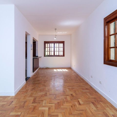 Casa à venda com 150m², 4 quartos e 1 vaga Casa à venda com 150m², 4 quartos e 1 vagaSala