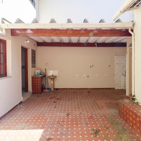 Casa à venda com 150m², 4 quartos e 1 vaga Casa à venda com 150m², 4 quartos e 1 vagaQuintal