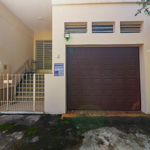 Casa à venda com 150m², 4 quartos e 1 vaga Casa à venda com 150m², 4 quartos e 1 vagaFachada