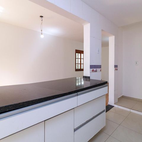 Casa à venda com 150m², 4 quartos e 1 vaga Casa à venda com 150m², 4 quartos e 1 vagaCozinha