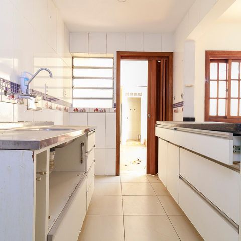 Casa à venda com 150m², 4 quartos e 1 vaga Casa à venda com 150m², 4 quartos e 1 vagaCozinha