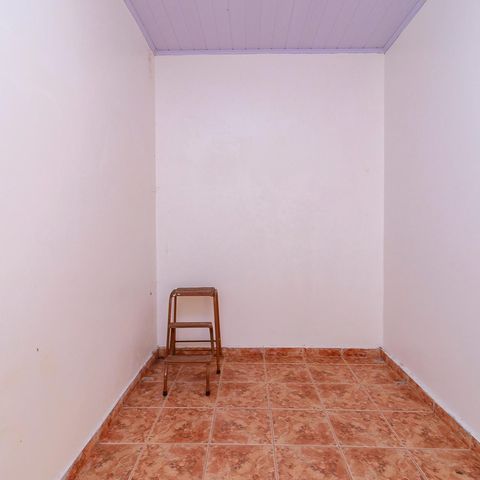 Casa à venda com 150m², 4 quartos e 1 vaga Casa à venda com 150m², 4 quartos e 1 vagaEdícula