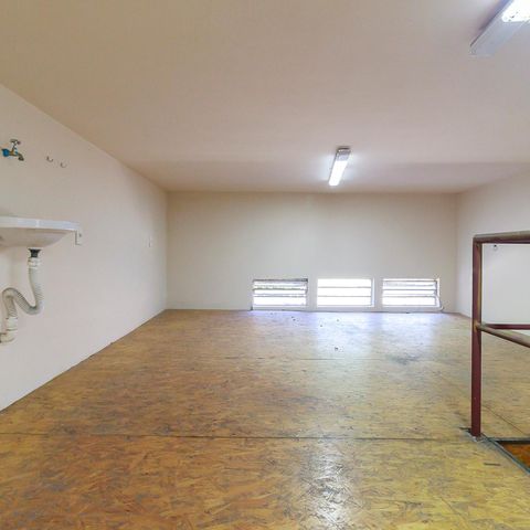 Casa à venda com 150m², 4 quartos e 1 vaga Casa à venda com 150m², 4 quartos e 1 vagaGaragem - Mesanino