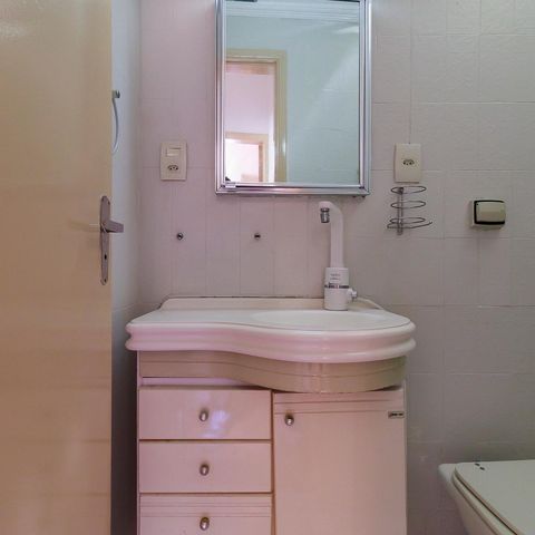 Casa à venda com 150m², 4 quartos e 1 vaga Casa à venda com 150m², 4 quartos e 1 vagaBanheiro 2