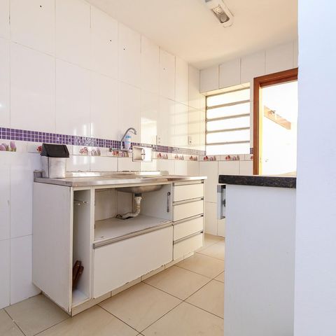 Casa à venda com 150m², 4 quartos e 1 vaga Casa à venda com 150m², 4 quartos e 1 vagaCozinha