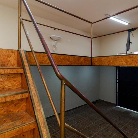 Casa à venda com 150m², 4 quartos e 1 vaga Casa à venda com 150m², 4 quartos e 1 vagaGaragem