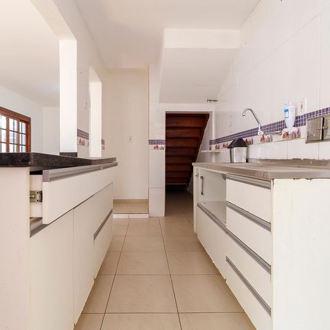 Casa à venda com 150m², 4 quartos e 1 vaga Casa à venda com 150m², 4 quartos e 1 vagaCozinha