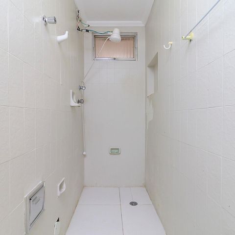 Casa à venda com 150m², 4 quartos e 1 vaga Casa à venda com 150m², 4 quartos e 1 vagaBanheiro 2