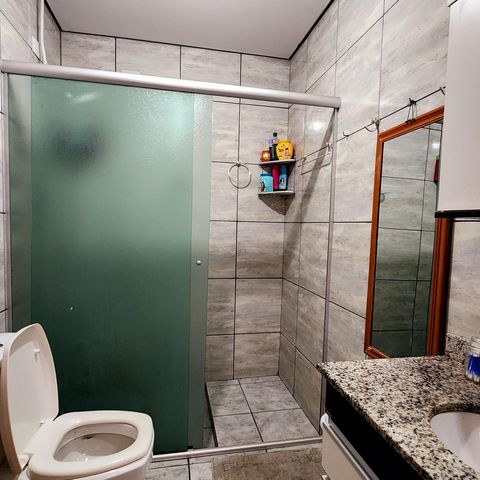 Casa à venda com 207m², 2 quartos e 2 vagas Casa à venda com 207m², 2 quartos e 2 vagasBanheiro