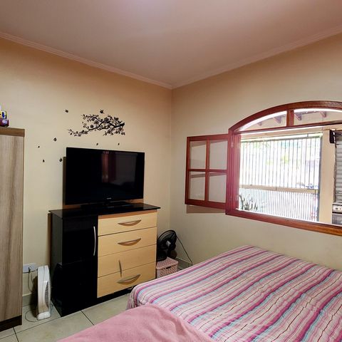 Casa à venda com 207m², 2 quartos e 2 vagas Casa à venda com 207m², 2 quartos e 2 vagasQuarto 1