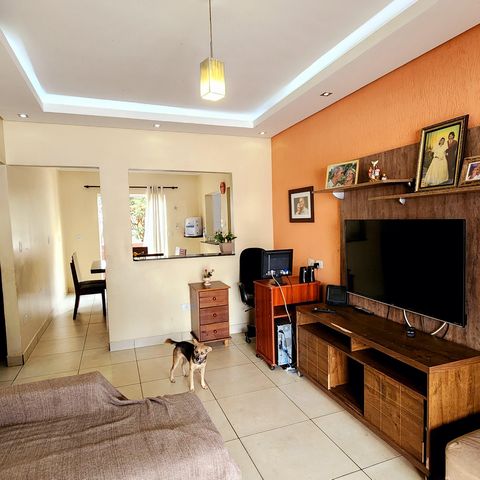 Casa à venda com 207m², 2 quartos e 2 vagas Casa à venda com 207m², 2 quartos e 2 vagasSala