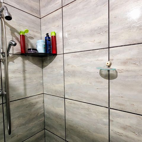 Casa à venda com 207m², 2 quartos e 2 vagas Casa à venda com 207m², 2 quartos e 2 vagasBanheiro