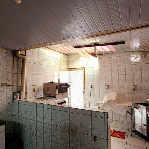 Casa à venda com 207m², 2 quartos e 2 vagas Casa à venda com 207m², 2 quartos e 2 vagasEdícula (cozinha profissional)
