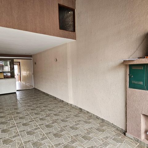 Casa à venda com 207m², 2 quartos e 2 vagas Casa à venda com 207m², 2 quartos e 2 vagasGaragem