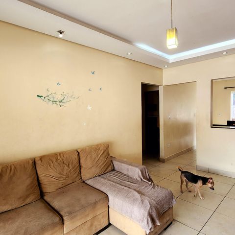 Casa à venda com 207m², 2 quartos e 2 vagas Casa à venda com 207m², 2 quartos e 2 vagasSala