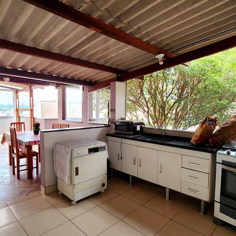 Casa à venda com 207m², 2 quartos e 2 vagas Casa à venda com 207m², 2 quartos e 2 vagasTerraço