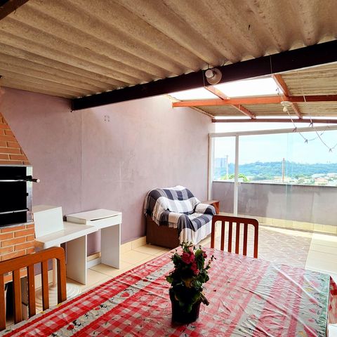 Casa à venda com 207m², 2 quartos e 2 vagas Casa à venda com 207m², 2 quartos e 2 vagasTerraço