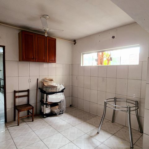 Casa à venda com 207m², 2 quartos e 2 vagas Casa à venda com 207m², 2 quartos e 2 vagasEdícula (cozinha profissional)