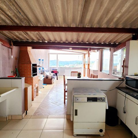 Casa à venda com 207m², 2 quartos e 2 vagas Casa à venda com 207m², 2 quartos e 2 vagasTerraço