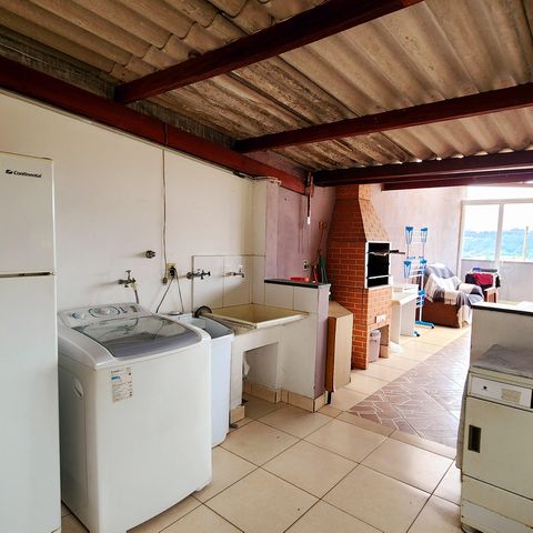 Casa à venda com 207m², 2 quartos e 2 vagas Casa à venda com 207m², 2 quartos e 2 vagasTerraço