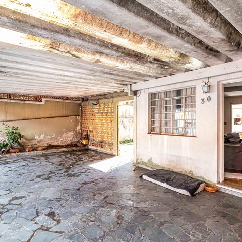 Casa à venda com 141m², 2 quartos e 3 vagas Casa à venda com 141m², 2 quartos e 3 vagasGaragem