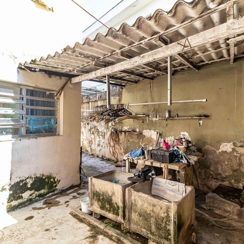 Casa à venda com 141m², 2 quartos e 3 vagas Casa à venda com 141m², 2 quartos e 3 vagasQuintal