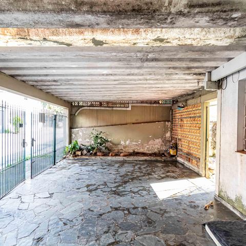 Casa à venda com 141m², 2 quartos e 3 vagas Casa à venda com 141m², 2 quartos e 3 vagasGaragem