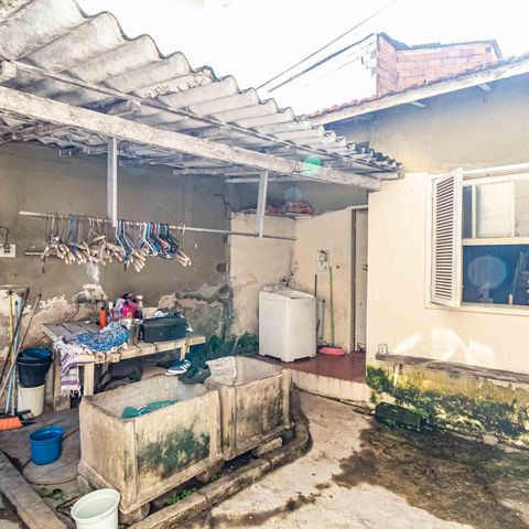 Casa à venda com 141m², 2 quartos e 3 vagas Casa à venda com 141m², 2 quartos e 3 vagasQuintal