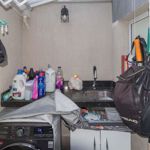 Casa de condomínio à venda com 180m², 3 quartos e 2 vagas Casa de condomínio à venda com 180m², 3 quartos e 2 vagasÁrea de Serviço