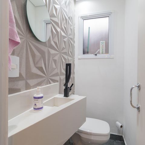 Casa de condomínio à venda com 180m², 3 quartos e 2 vagas Casa de condomínio à venda com 180m², 3 quartos e 2 vagasLavabo 1