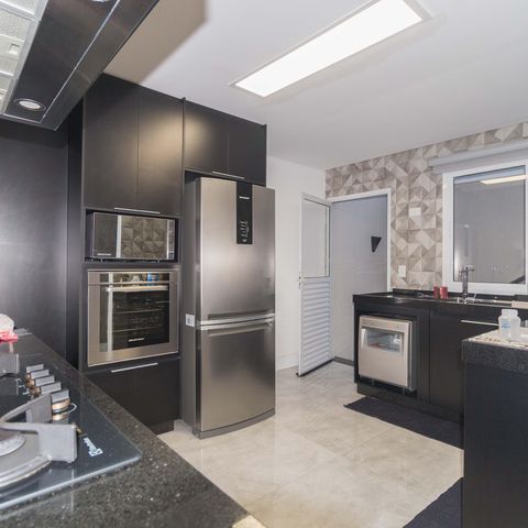 Casa de condomínio à venda com 180m², 3 quartos e 2 vagas Casa de condomínio à venda com 180m², 3 quartos e 2 vagasCozinha