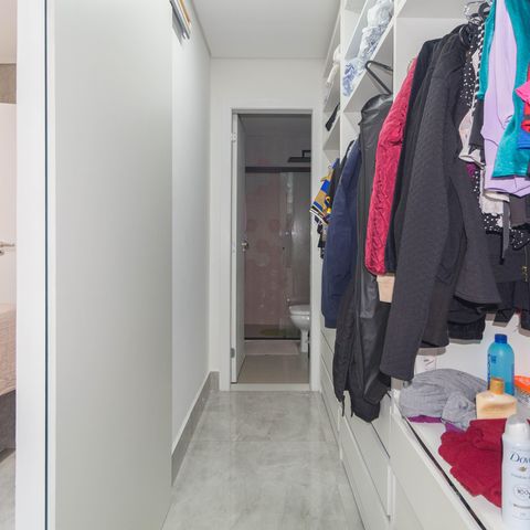 Casa de condomínio à venda com 180m², 3 quartos e 2 vagas Casa de condomínio à venda com 180m², 3 quartos e 2 vagasCloset - Suíte 2