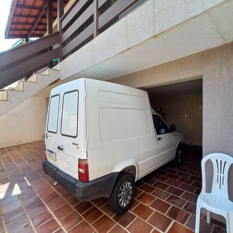 Casa à venda com 156m², 3 quartos e 4 vagas Casa à venda com 156m², 3 quartos e 4 vagasFachada do Prédio